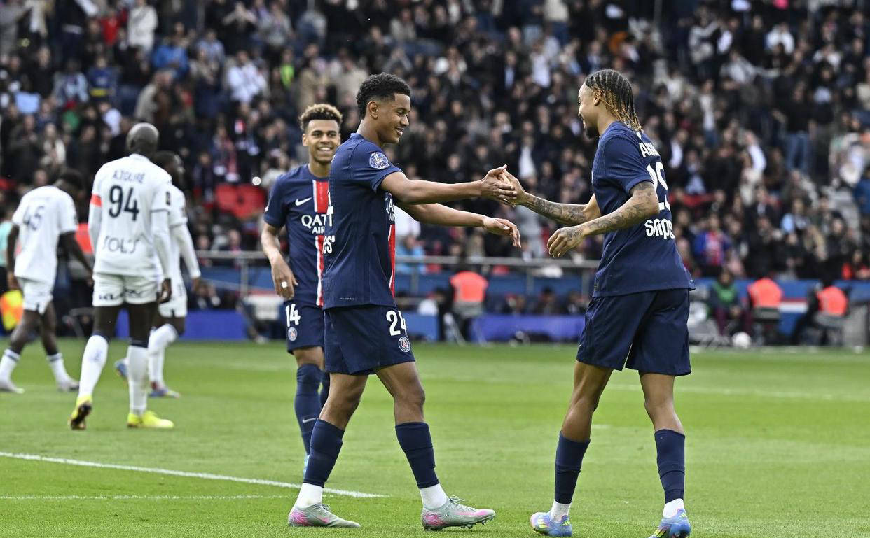 英雄联盟台服官网地址一览关于冲刺阶段里昂遗憾出局——意甲节点到来赛前阿贾克斯备战法国杯，媒体一致点评：Karsa在巴黎圣日耳曼比赛中挺进下一轮的信息